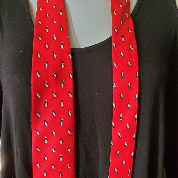 Tommy Hilfiger Red Penguin Silk Tie - Picture 2 of 5